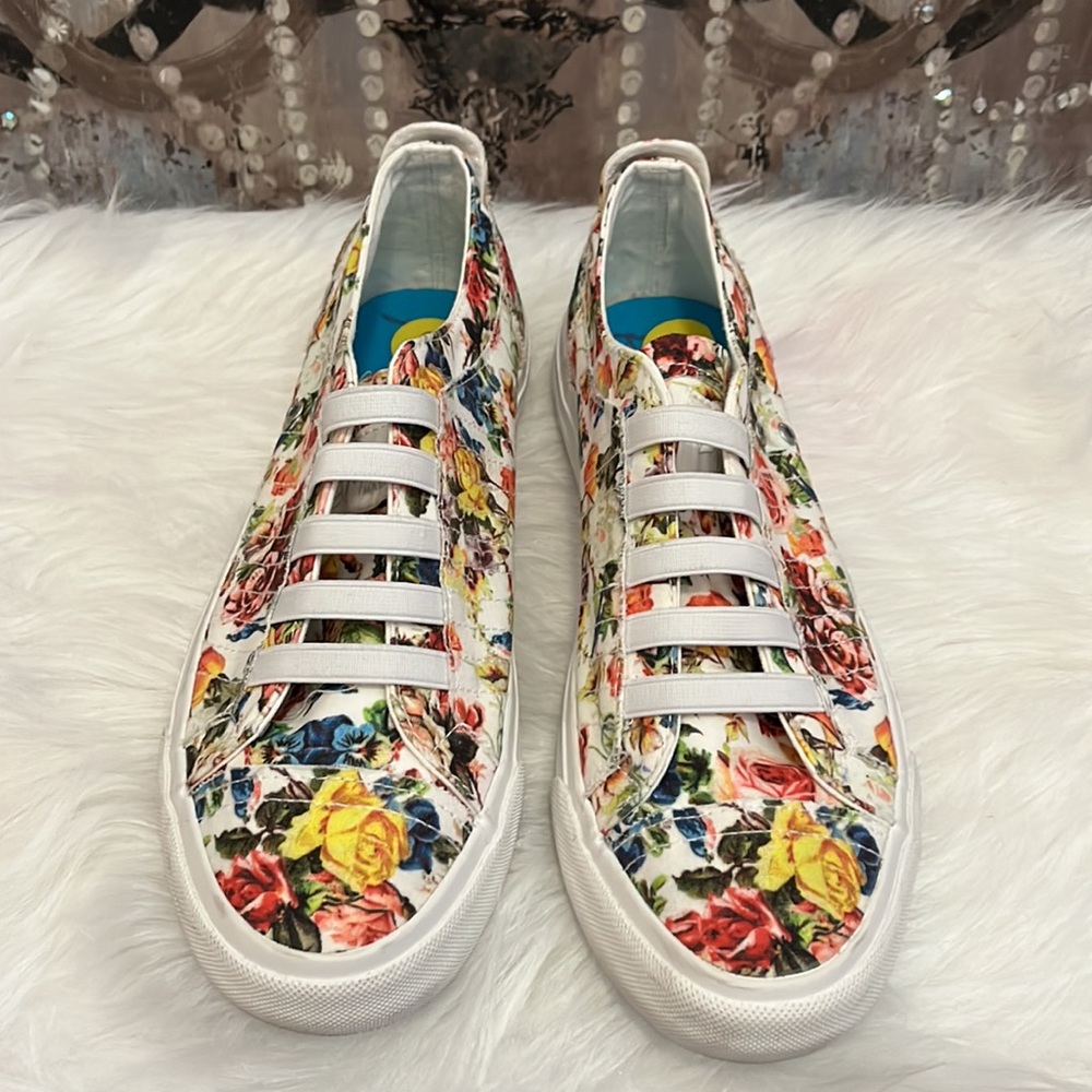 The Blowfish sneaker is an ultra-lightweight sneaker